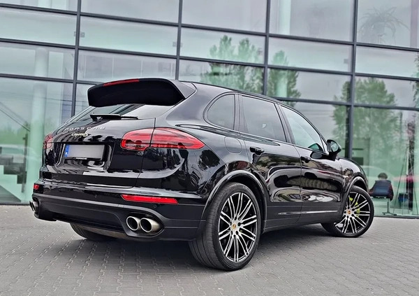 Porsche Cayenne cena 159900 przebieg: 130000, rok produkcji 2017 z Lubień Kujawski małe 781